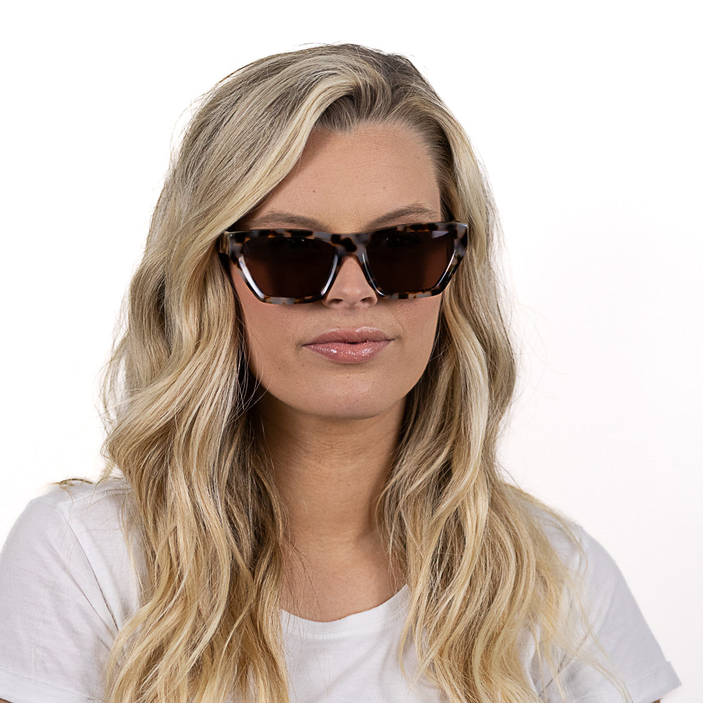 BEYOND SANDSTONE - Plant Based Ivory Tort Frame l Black Polarised Lens - Soek Fashion Eyewear Australia